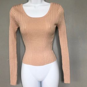 Cutest blush pink ribbed Kendall&Kylie top
